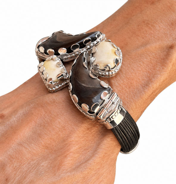 Pulsera personalizada de pelo de búfalo africano con facóquero y plata