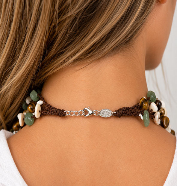 Collar Alma Bohemia de piedras semipreciosas y plata de ley detalle del cierre
