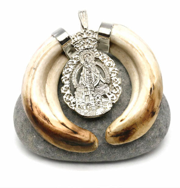 Medalla-virgen-de-la-cabeza-con-colmillo-jabali-y-plata-8