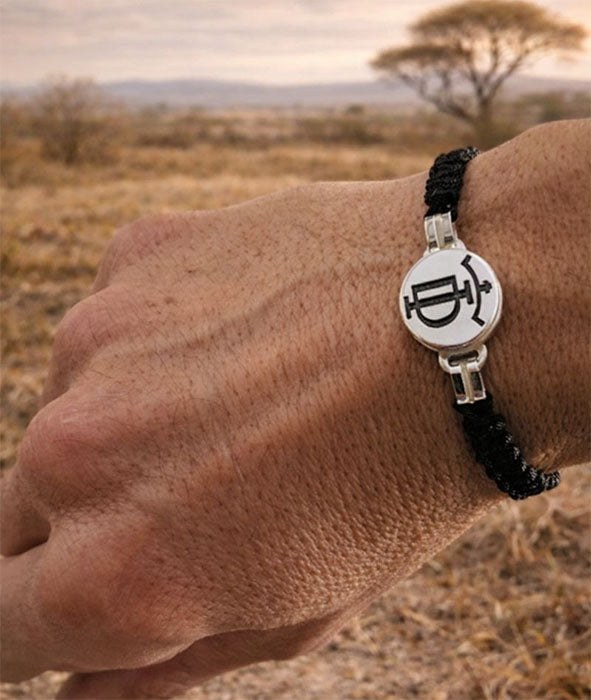 Pulsera-con-tu-hierro-ganadero-con-trenza-algodon-con-plata-2
