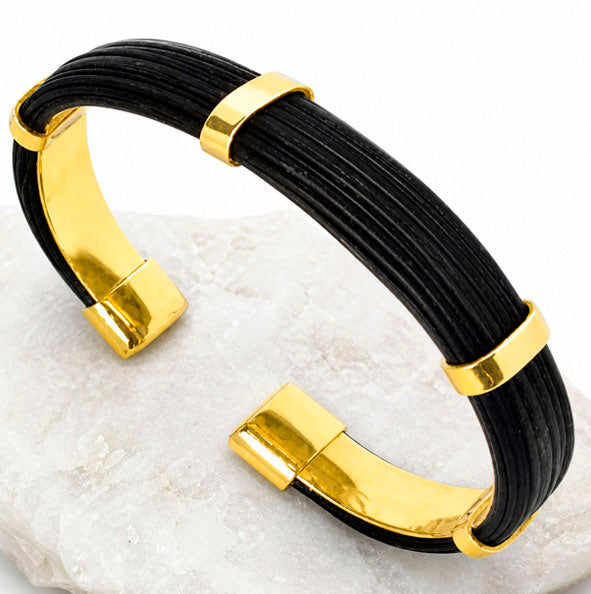 Pulsera Rígida Plana de Pelo de Búfalo con Oro Amarillo 18 Kilates 14mm