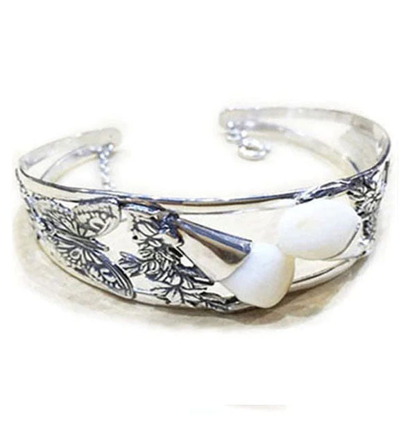 brazalete perla de venado con hojas y flores en plata