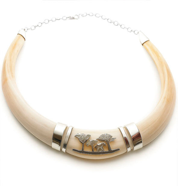collar colmillos de facochero centro africano en plata