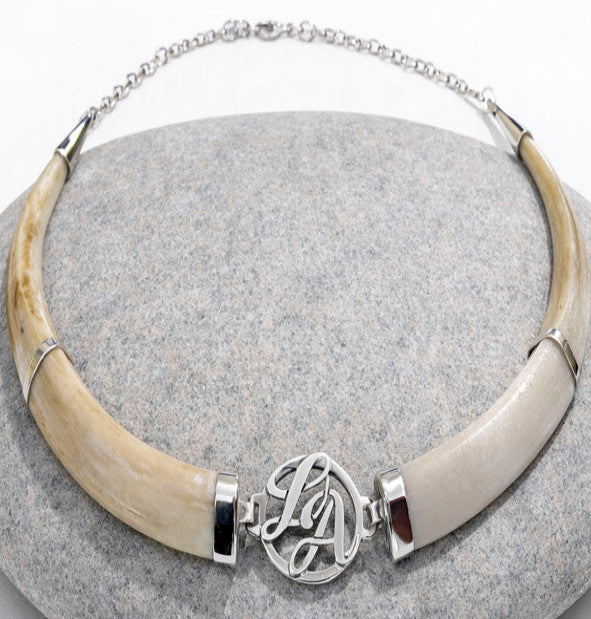 Collar doble de facochero personalizado en plata de ley 925 con colmillos naturales africanos