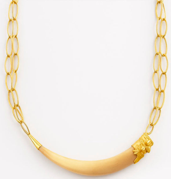 Collar facochero con hoja de bellota y doble cadena en oro amarillo 18 kilates – Joyas de Caza