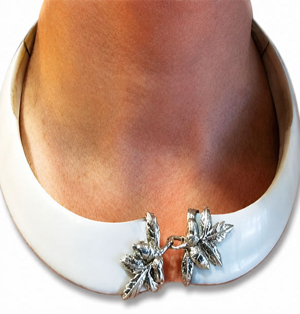 collar jabali centro hojas bellotas con plata