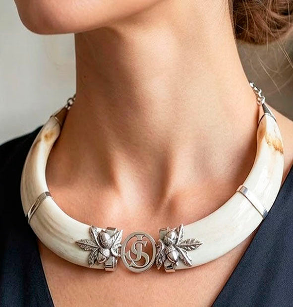 Personalized Boar Necklace with Acorn Leaves in Sterling Silver 925 | Hunting Jewelry