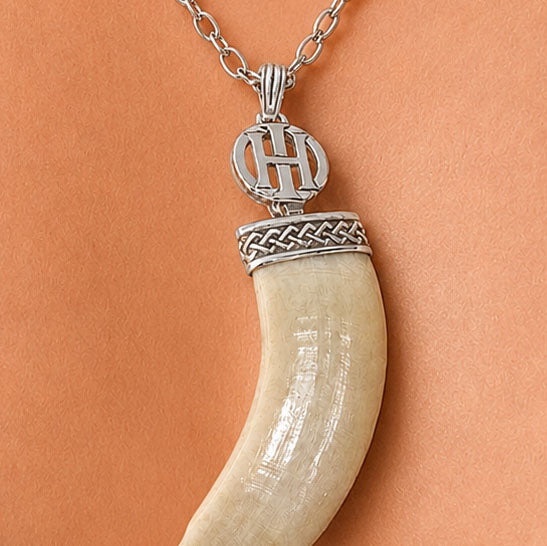 Collier long maillons défense de sanglier personnalisé en argent