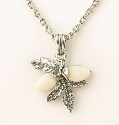 collar-perla-venado-con-hojas-de-bellota-y-plata-3