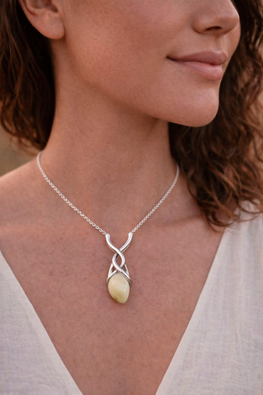 collar-perla-venado-diseno-lagrima-con-plata-9