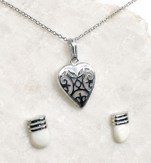 Conjunto Collar Corazón y Pendientes en Perla de Venado con Plata de Ley