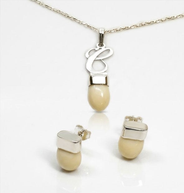 Conjunto Collar con Inicial y Pendientes de Perla de Venado en Plata 925 | Joyas de Caza