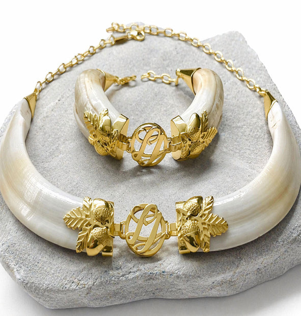 Conjunto de Collar y Pulsera de Jabalí con Hojas de Bellota en Oro Amarillo de 18 Kilates