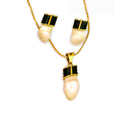 conjunto pendientes y collar perla venado y pelo bufalo con oro 18 kilates