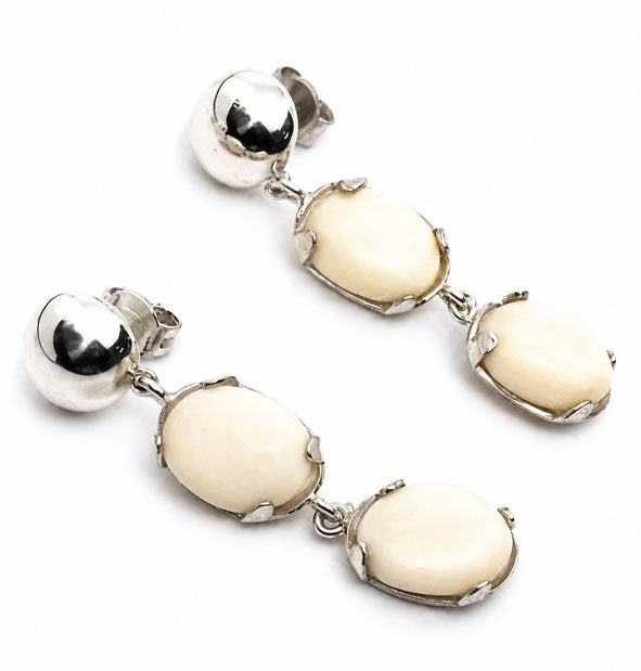 Pendientes Largos Doble Perla de Venado Oval en Plata de Ley detalle del cierre