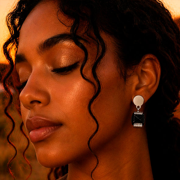 pendientes nudo africano colgantes plata y pelo de bufalo diseño exclusivo joyas de caza