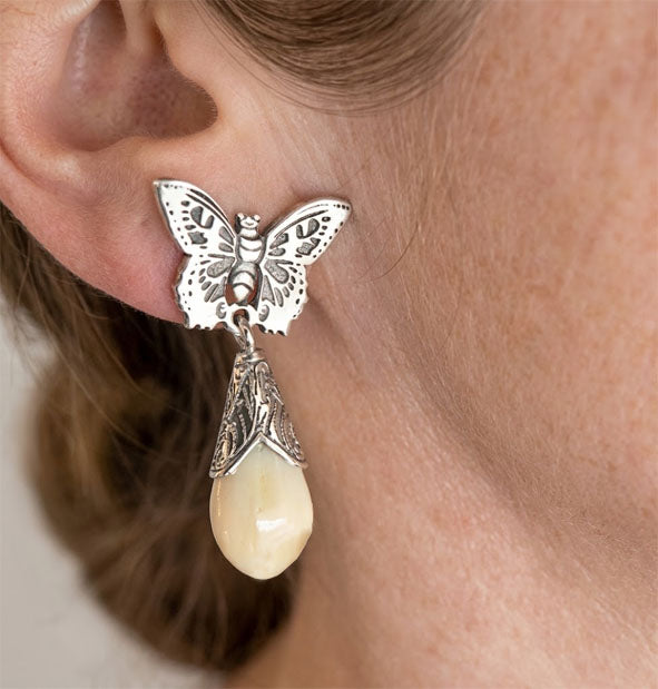Pendientes Mariposa Perla de Venado 35mm en Plata de Ley 925