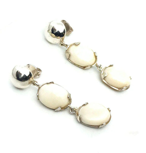 pendiente largo doble perla venado oval con plata