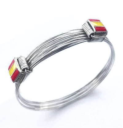 pulsera-nudos-corredizos-9-hilos-y-bandera-de-Espana-en-plata-de-ley