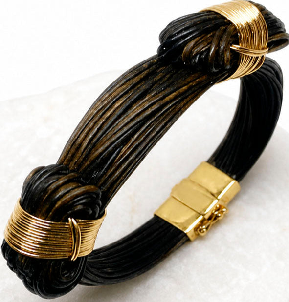 Pulsera Gruesa 2 Nudos Corredizos de Pelo de Búfalo con Oro 18 Kilates y Cierre
