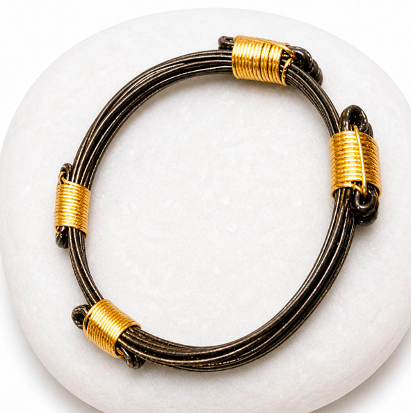 18K gold and buffalo hair bracelet with 4 sliding knots