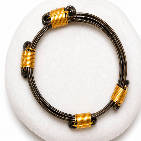 18K gold and buffalo hair bracelet with 4 sliding knots