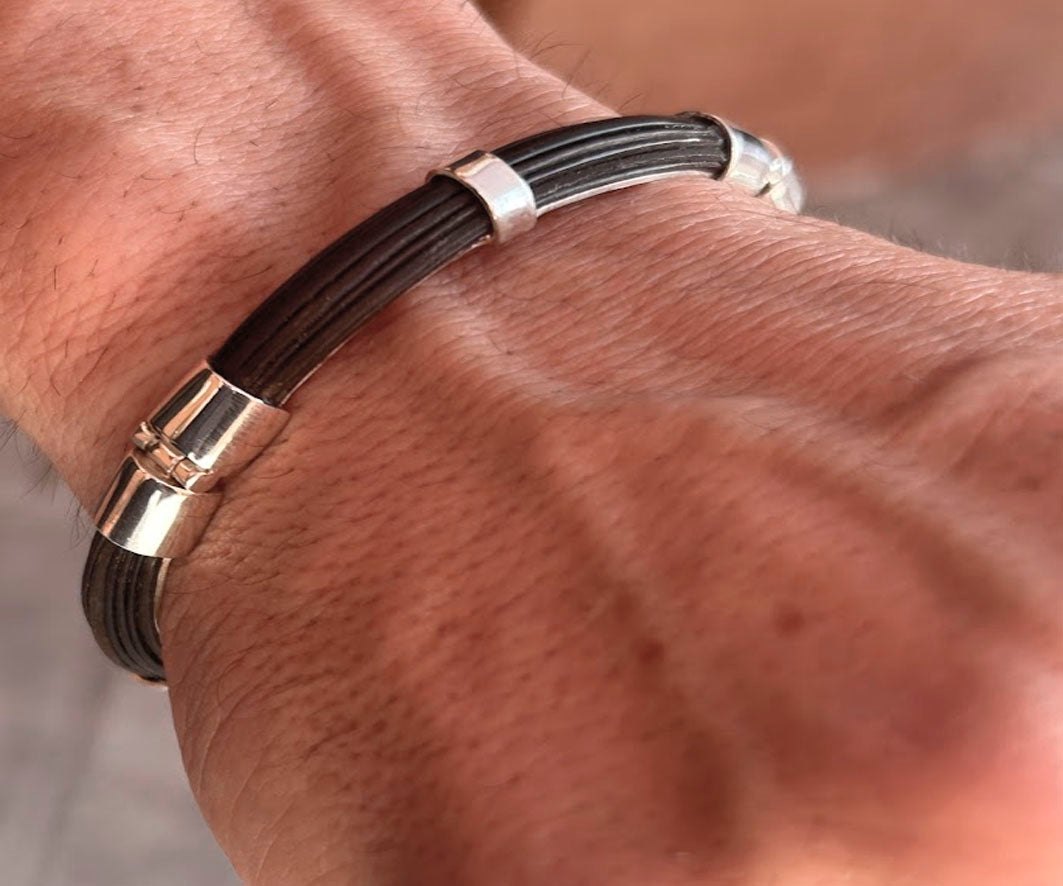 pulsera-7-milimetros-media-cana-pelo-bufalo-con-cierre-en-plata-de-ley-foto-4