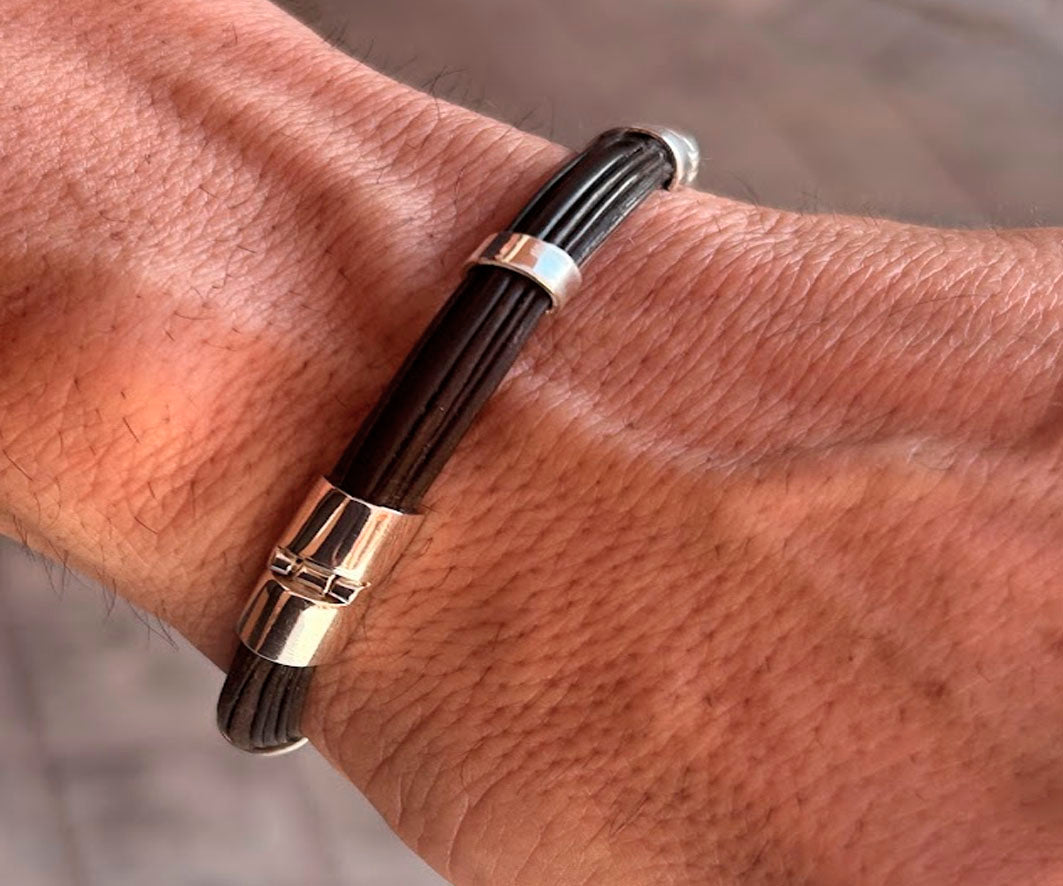 pulsera-7-milimetros-media-cana-pelo-bufalo-con-cierre-en-plata-de-ley-foto-5