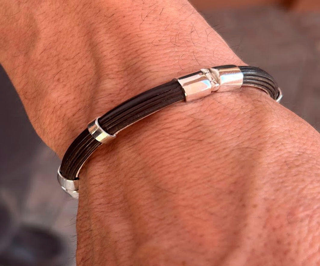 pulsera-7-milimetros-media-cana-pelo-bufalo-con-cierre-en-plata-de-ley