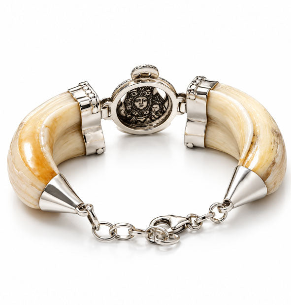 Pulsera de amoladeras de jabalí con Virgen de la Cabeza en plata detalle trasera