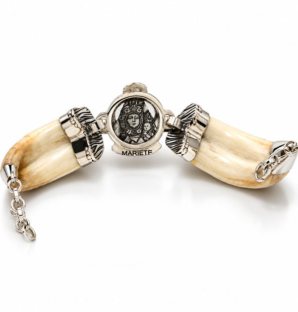 Pulsera de amoladeras de jabalí con Virgen de la Cabeza en plata  detalle grabado trasera del nombre
