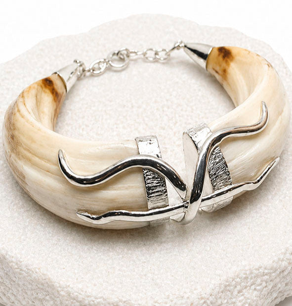 pulsera amoladeras jabali naturales con centro enlazados curvas con plata