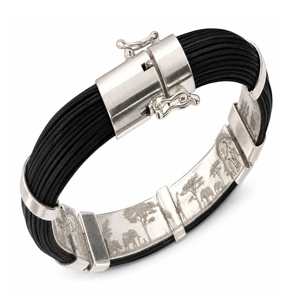 Pulsera Pelo Búfalo Ancha Media Caña 14mm con Plata en la muñeca vista del cierre