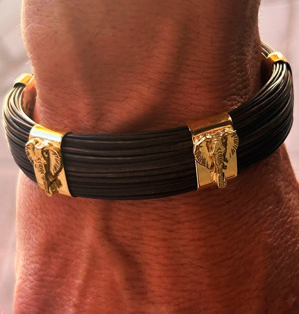 pulsera-ancha-plana-pelo-bufalo-con-2-cabezas-de-elefantes-en-oro-amarillo-18-kilates-foto-24