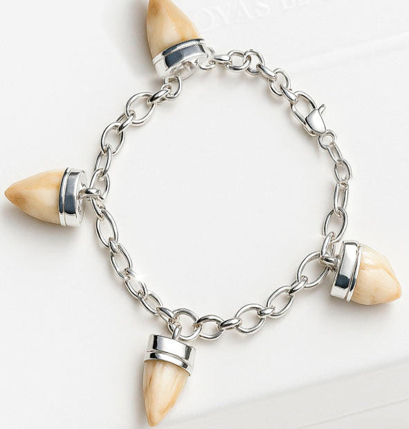 pulsera-eslabones-con-colgantes-colmillo-jabali-en-plata-foto-4