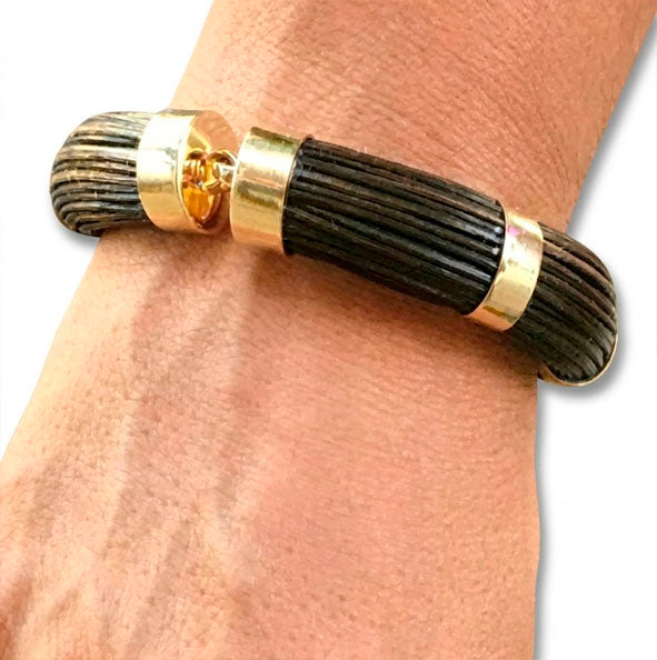 Pulsera Gruesa Tubo Redondo de Pelo de Búfalo 14mm con Oro Amarillo 18 Kilates