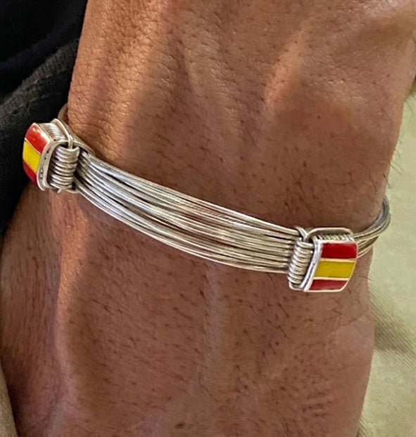 pulsera nudos corredizos con bandera españa en plata de ley 9 hilos