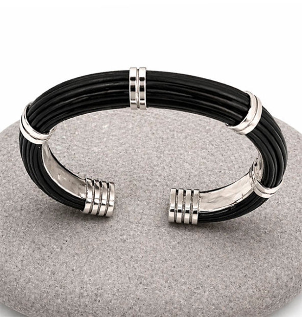 Pulsera de pelo de búfalo africano 10 mm con asas dobles abiertas en plata de ley hecha a mano en Madrid