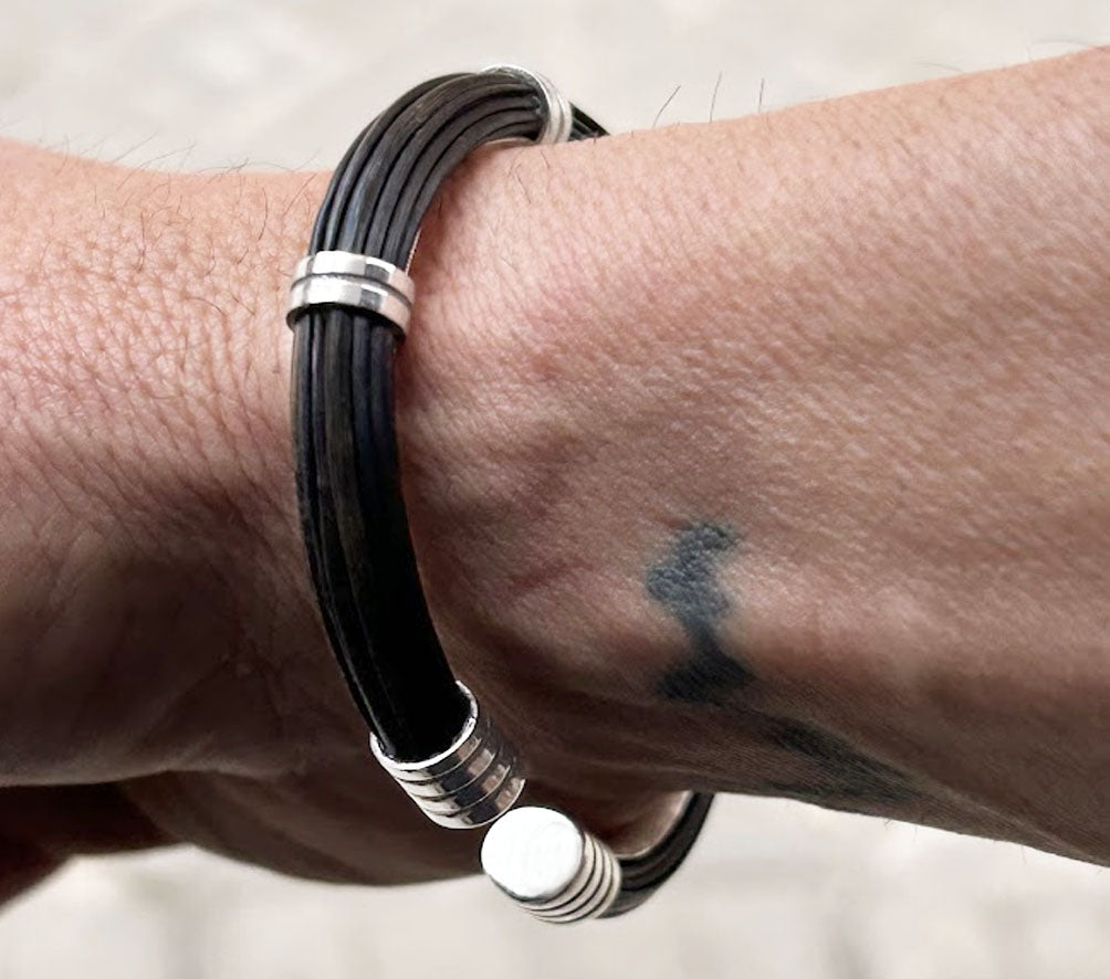 pulsera-pelo-bufalo-tubo-redondo-7-mms-asas-dobles-abierto-con-plata-foto-3