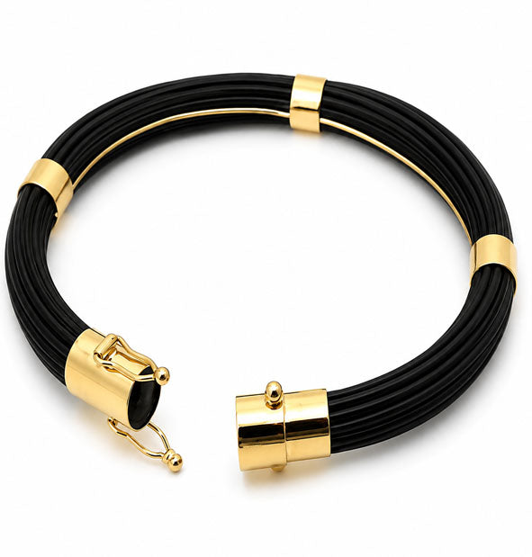 Pulsera Pelo de Búfalo Tubo Redondo 7 mm en Oro 18 Kilates vista del cierre