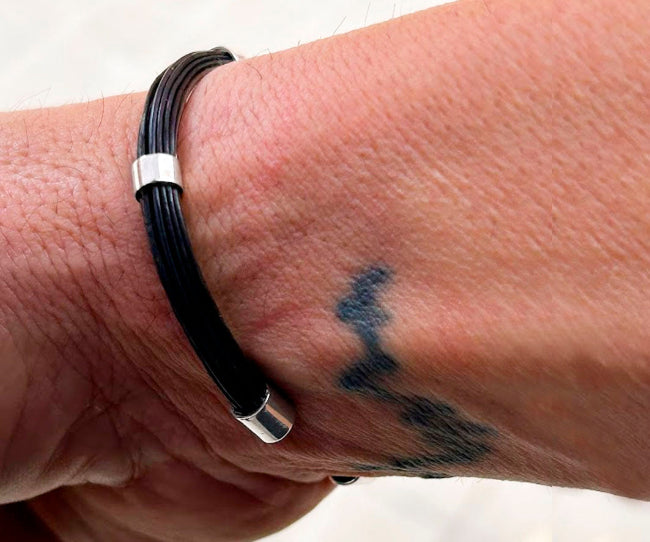 Pulsera Fina de Pelo de Búfalo con Plata de Ley de 4 mms