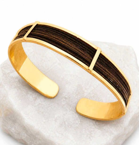 pulsera plana carril mediana pelo bufalo con oro 18 kilates