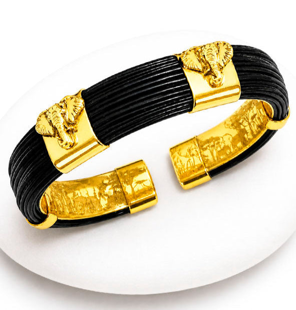 Pulsera Plana de Pelo de Búfalo con 2 Elefantes en Oro Amarillo 18 Kilates