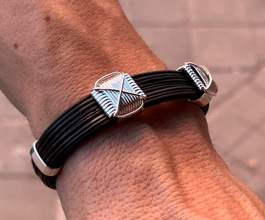 pulsera-plana-pelo-bufalo-nudos-africanos-en-plata-foto-20