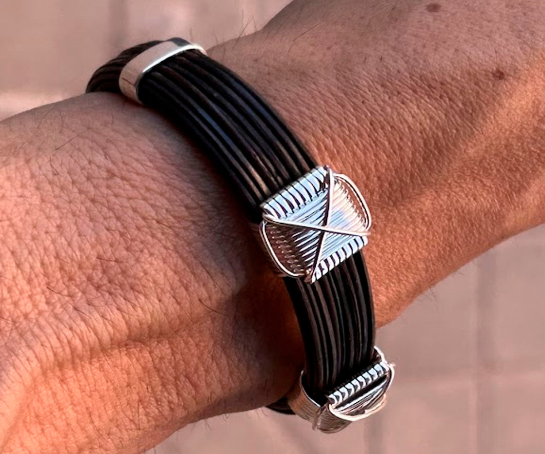 pulsera-plana-pelo-bufalo-nudos-africanos-en-plata-foto-21
