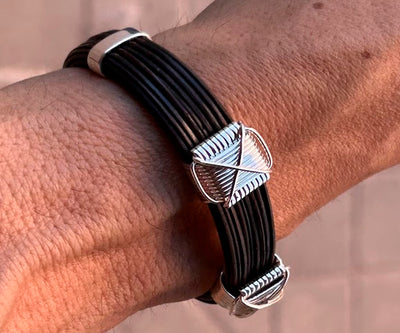 pulsera-plana-pelo-bufalo-nudos-africanos-en-plata-foto-21