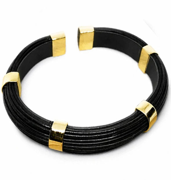 Pulsera Rígida Media Caña de Pelo de Búfalo con Oro vista frontal