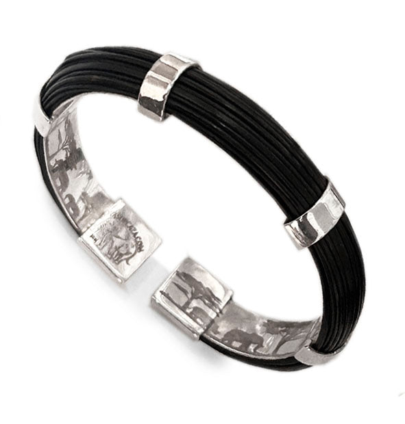 Vista lateral de pulsera media caña en plata 925 y pelo de búfalo africano