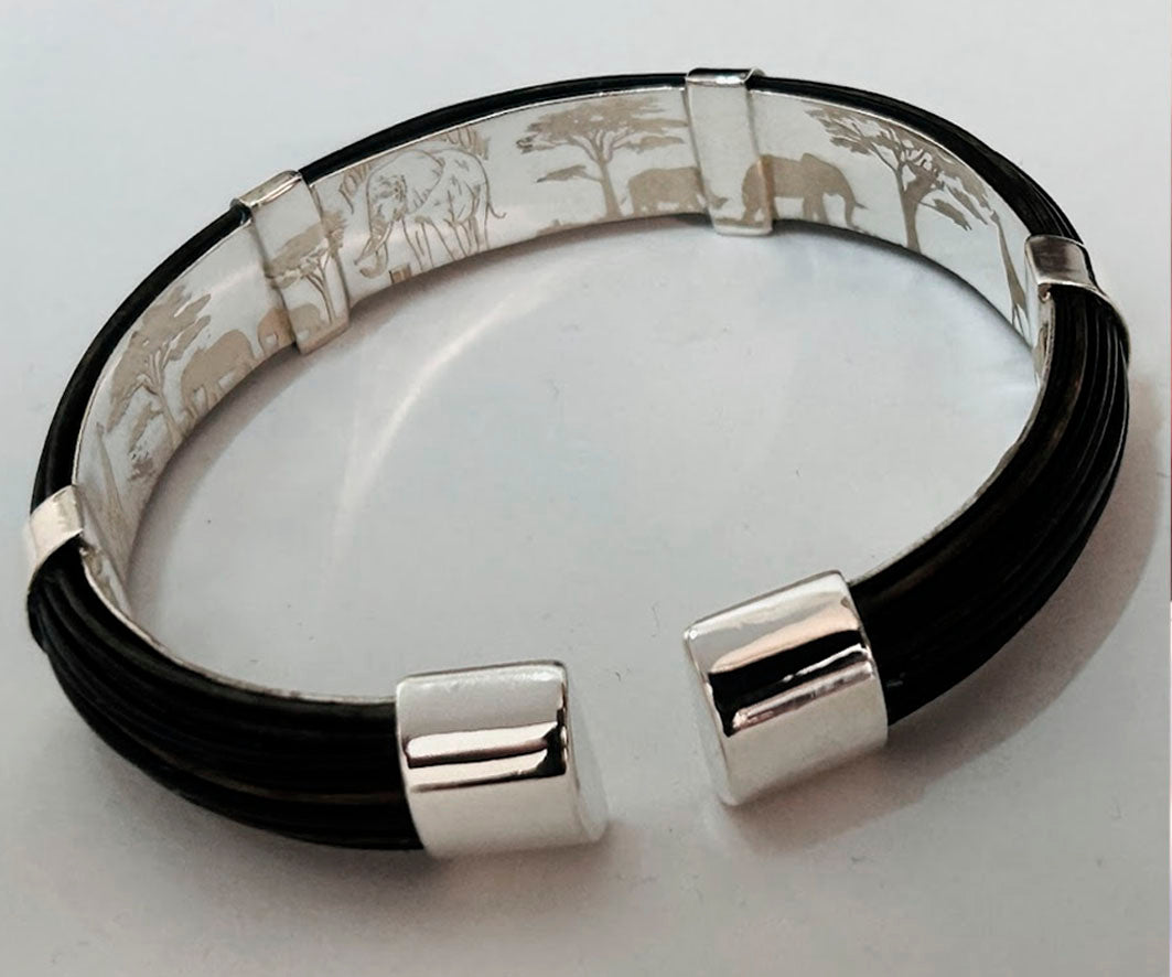 pulsera-rigida-media-cana-pelo-bufalo-en-plata-14-mms-ancho-foto-5