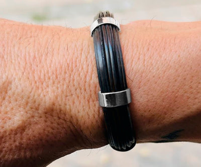 pulsera-rigida-media-cana-pelo-bufalo-en-plata-9-mms-ancho-foto-6